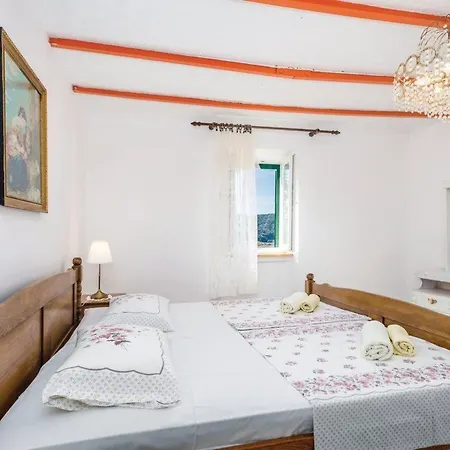 Fuer 6 Personen In By Interhome Supetarska Draga