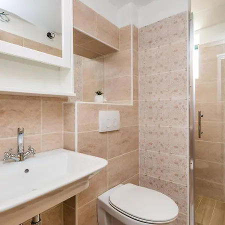 Fuer 6 Personen In By Interhome スペタルスカ・ドラガ